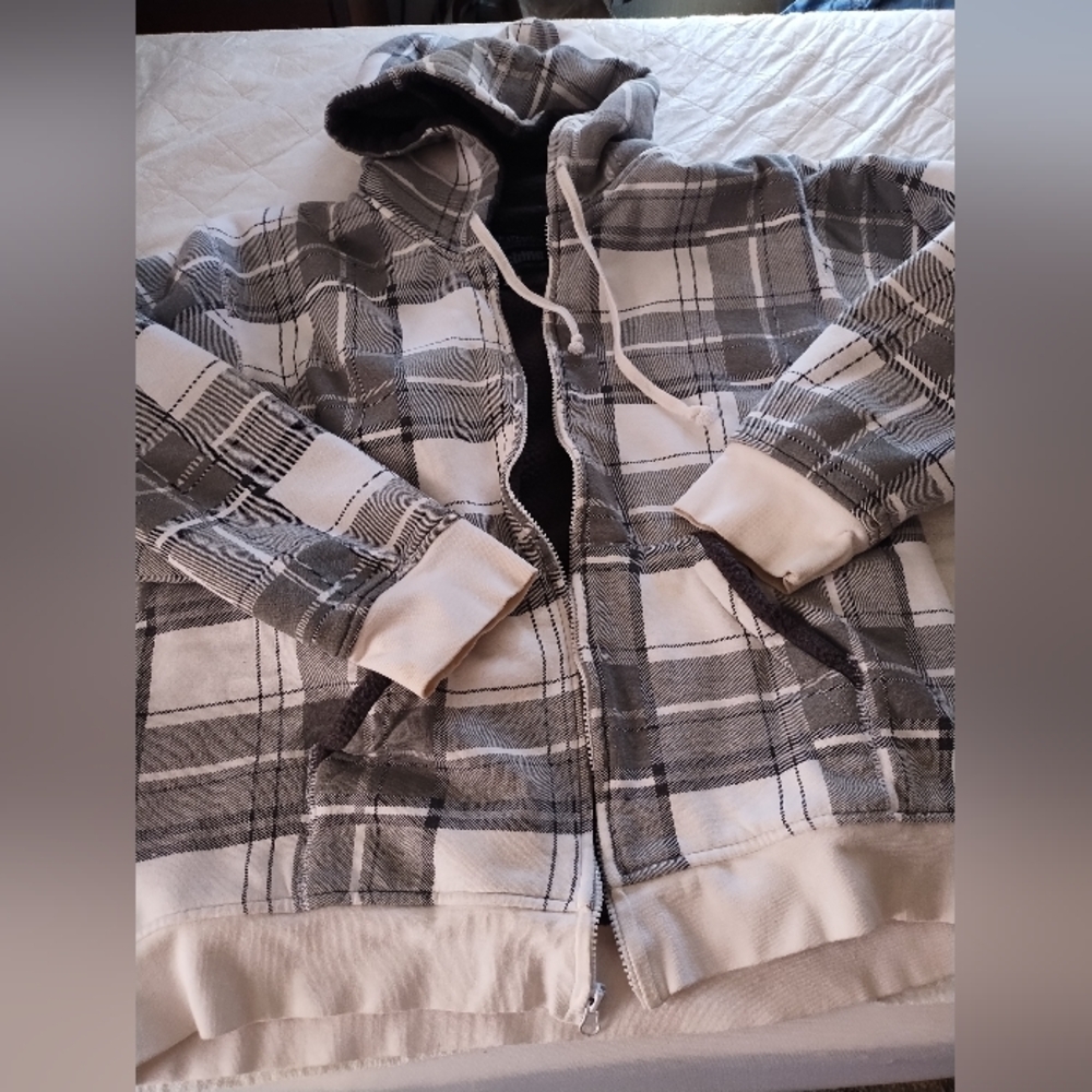 Men's Plaid Hooded Zip-Up Jacket in Gray and Cream